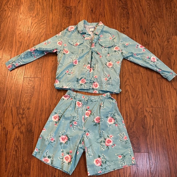 Jantzen Pants - Jantzen Blue and Pink Bermuda Shorts Floral Pattern